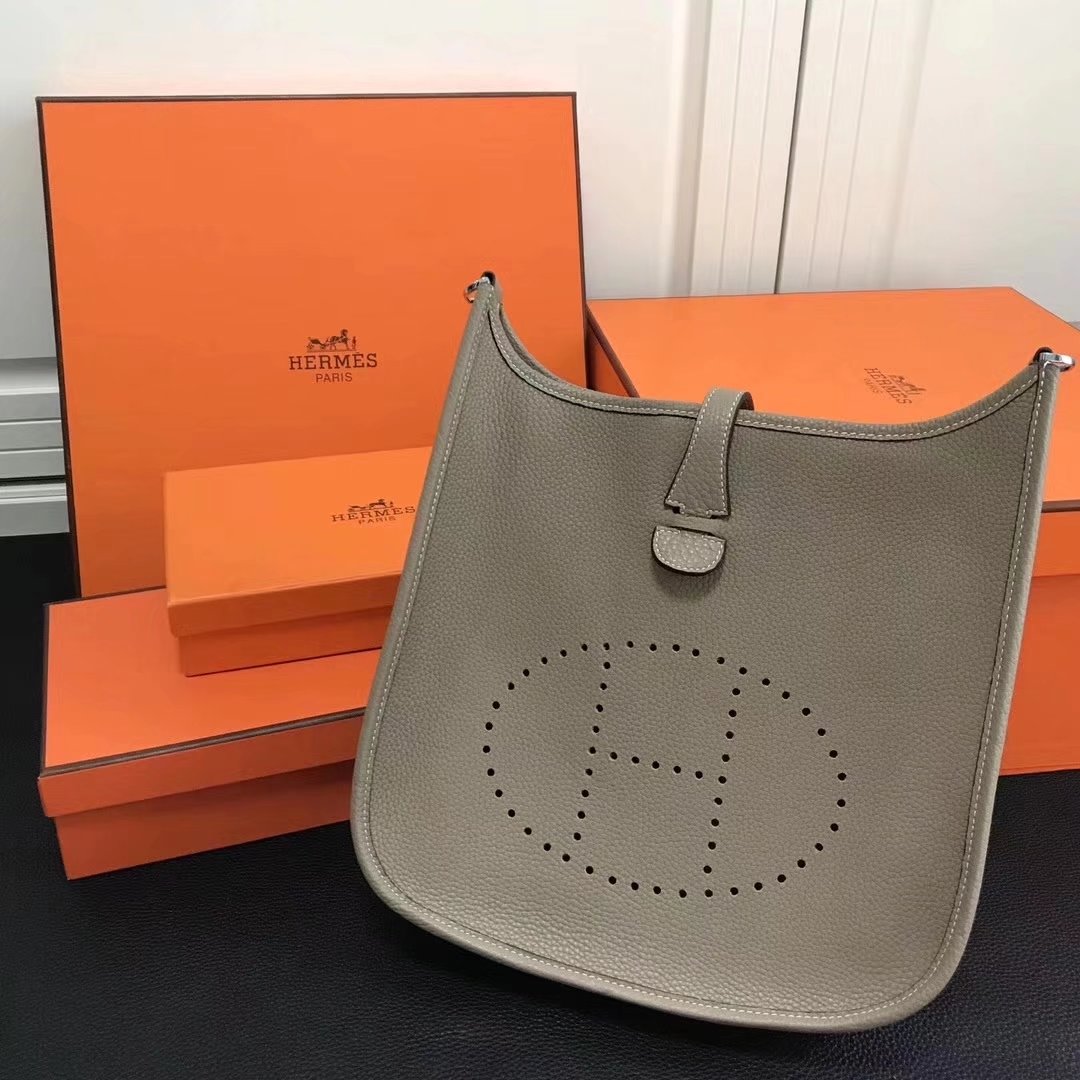 Hermes 28cm Evelyne Leather Shoulder Bag Grey