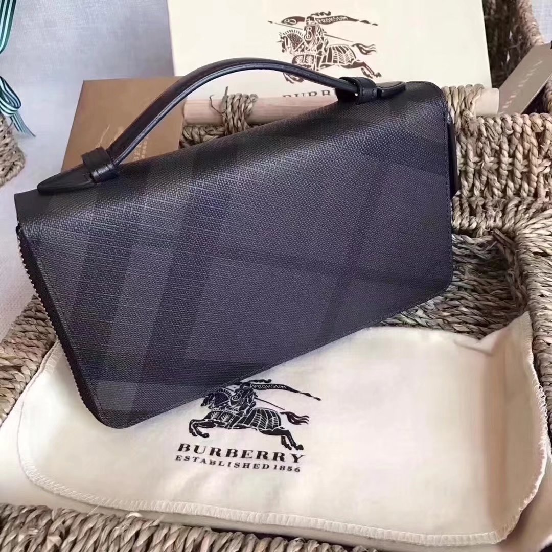 Burberry Men Leather Check Pouch Grey