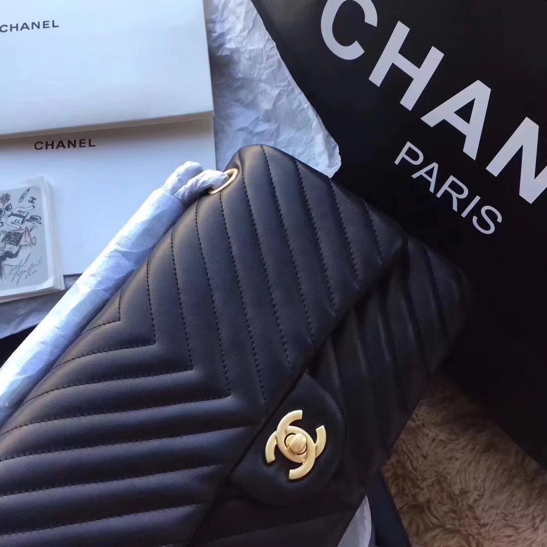 Chanel Chevron Flap 25cm in Black Lambskin Bag