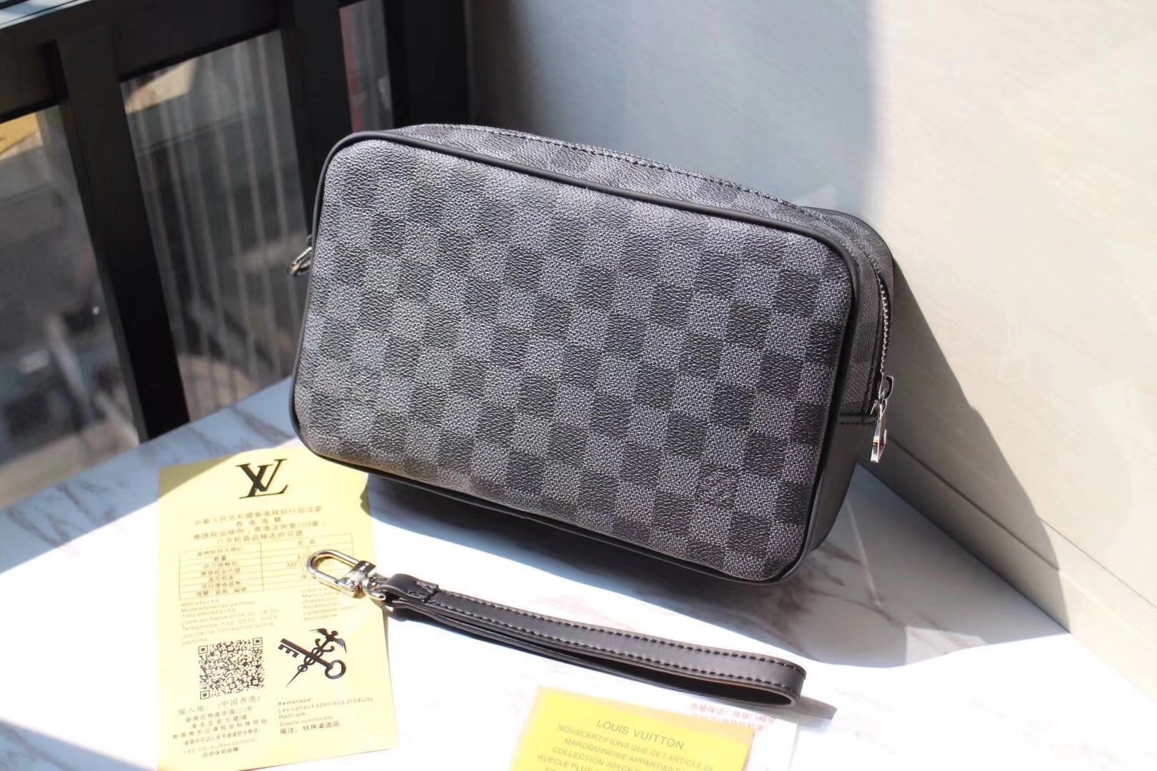 Louis Vuitton N41664 Men Kasai Clutch Damier Graphite Canvas