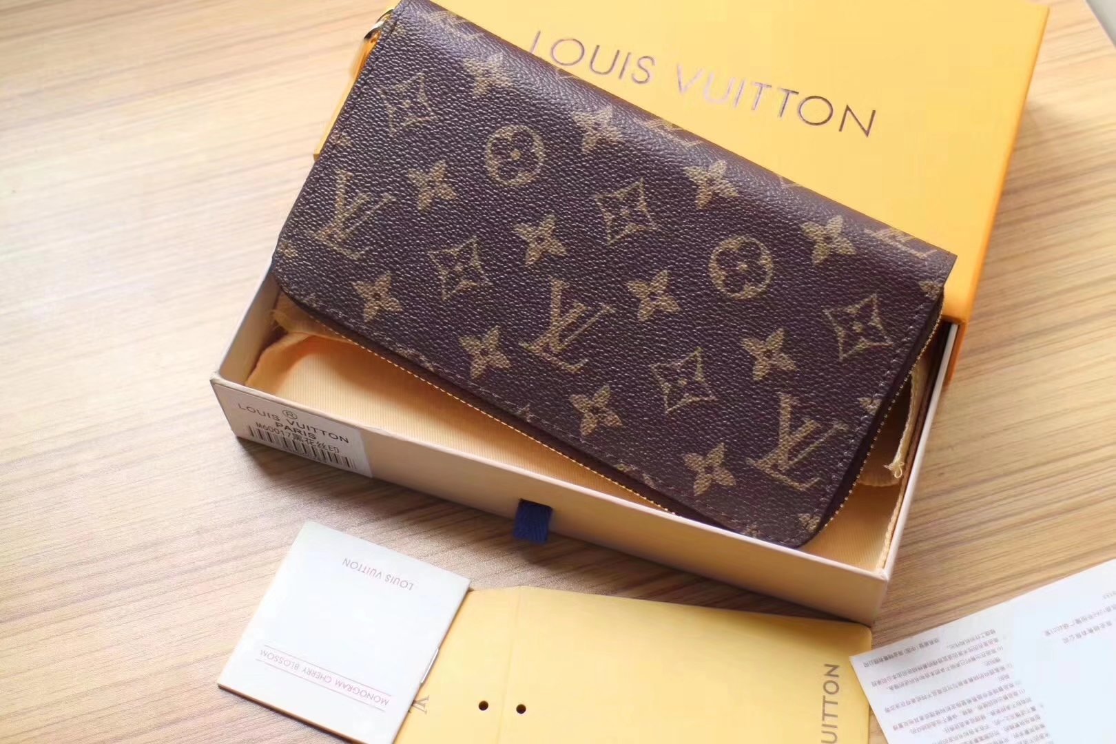 Louis Vuitton N60017 League Women Wallet Monogram