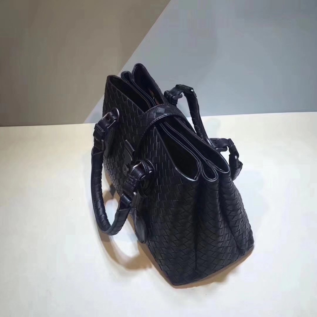 Bottega Veneta Calf Leather Medium Roma Bag Black