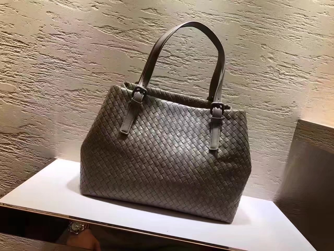 Bottega Veneta Large Tote Bag Intrecciato Nappa Light Grey