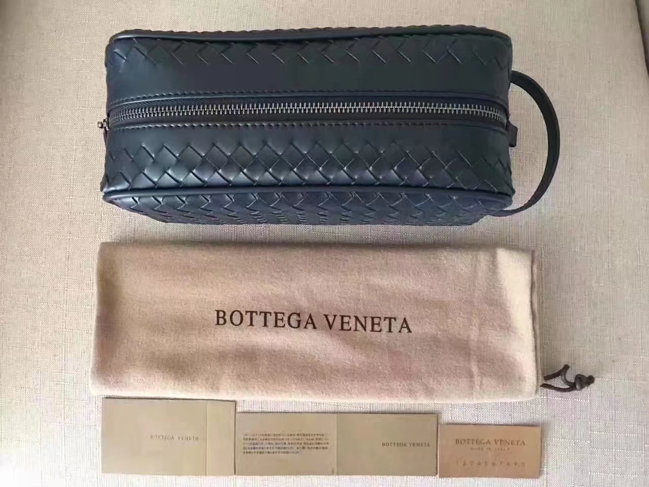 Bottega Veneta Multifunctional Leather Clutch Bag Black