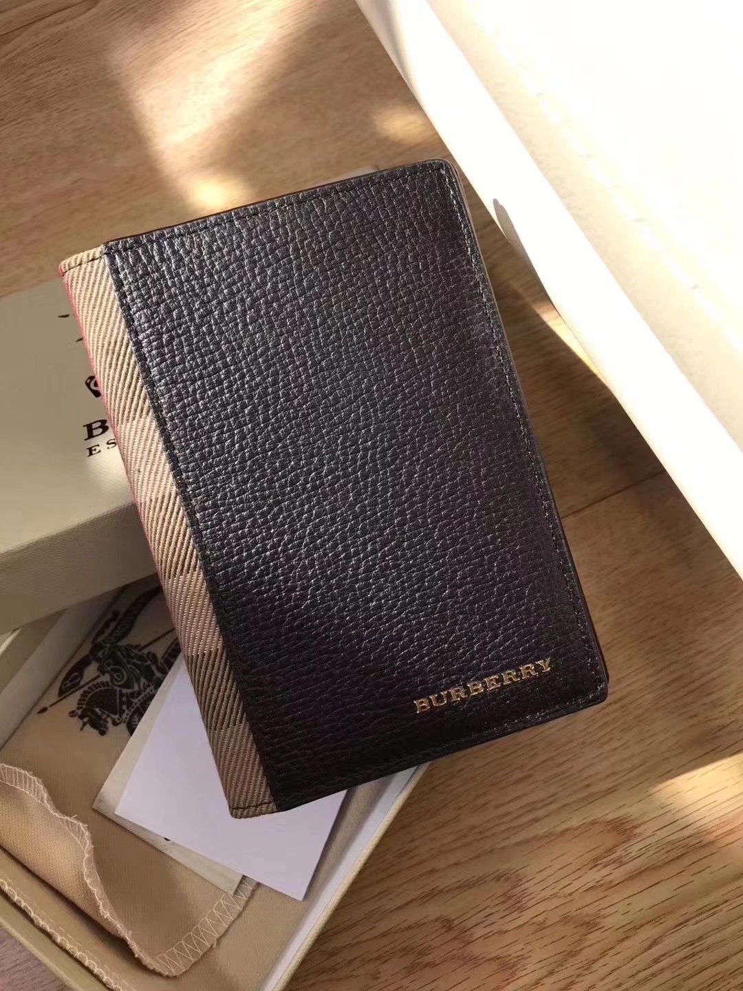 Burberry Men Black Leather Passport Case in Check