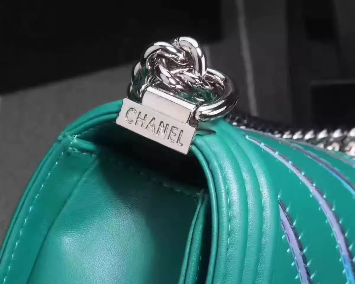 Chanel 8919 V Stitch Chain Shoulder Bag Leather Green