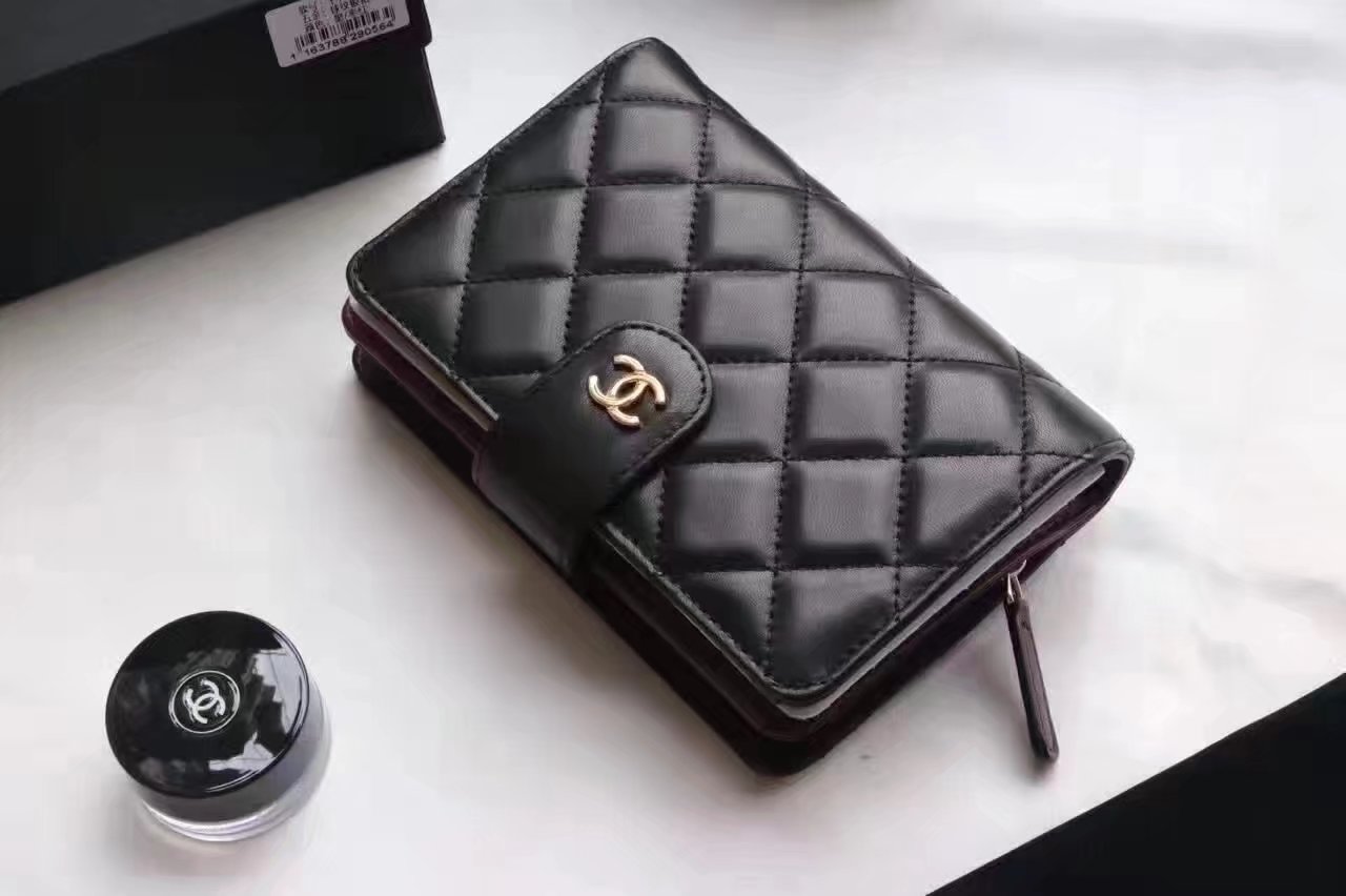 Chanel Women Black Leather Hasp Wallet With Gold