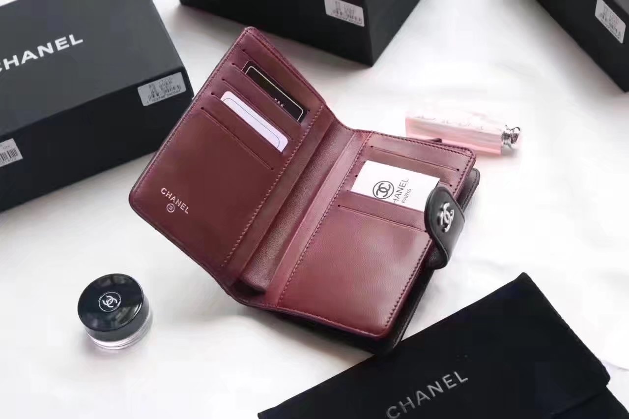 Chanel Women Black Leather Hasp Wallet With Silver