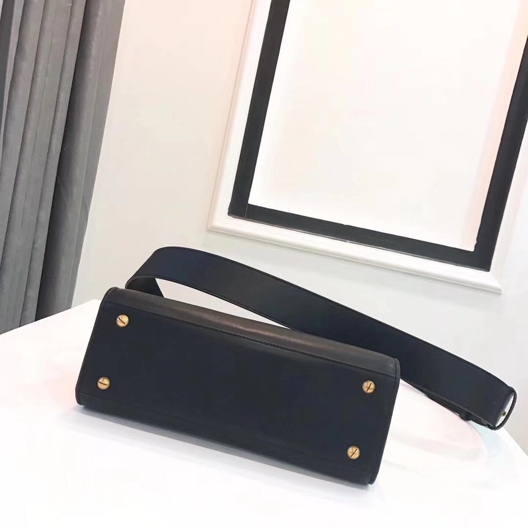 Dior Dioraddict Handbag in Black Grained Calfskin