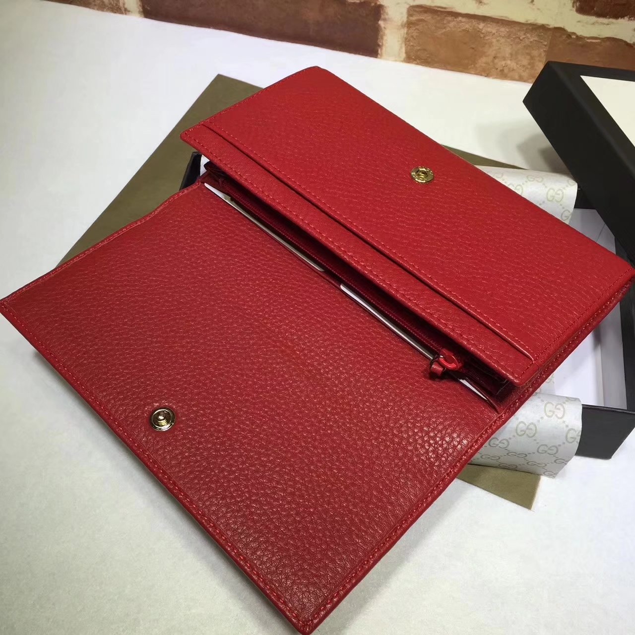 Gucci 282414 GG Leather Wallet Red