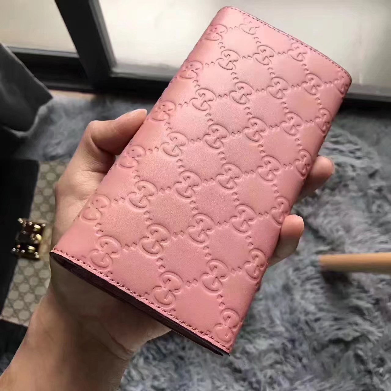 Gucci 369663 Lcon Gucci Signature Wallet Pink