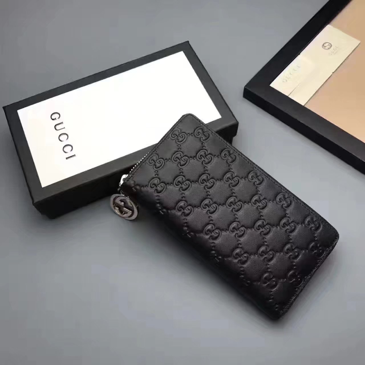 Gucci 409342 Gucci Icon Signature Wallet Black