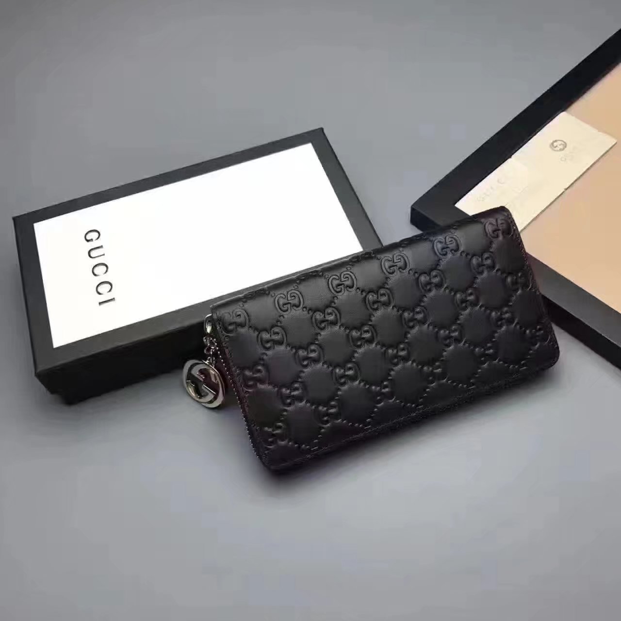 Gucci 409342 Gucci Icon Signature Wallet Black