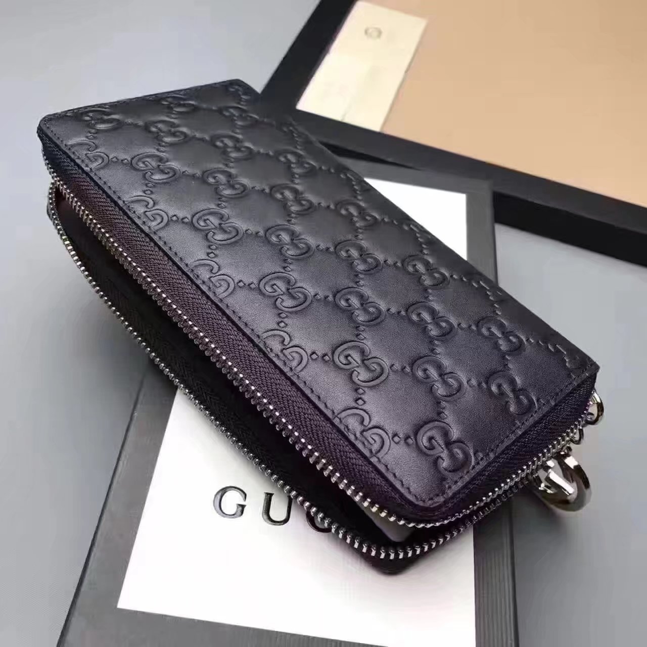 Gucci 409342 Gucci Icon Signature Wallet Black