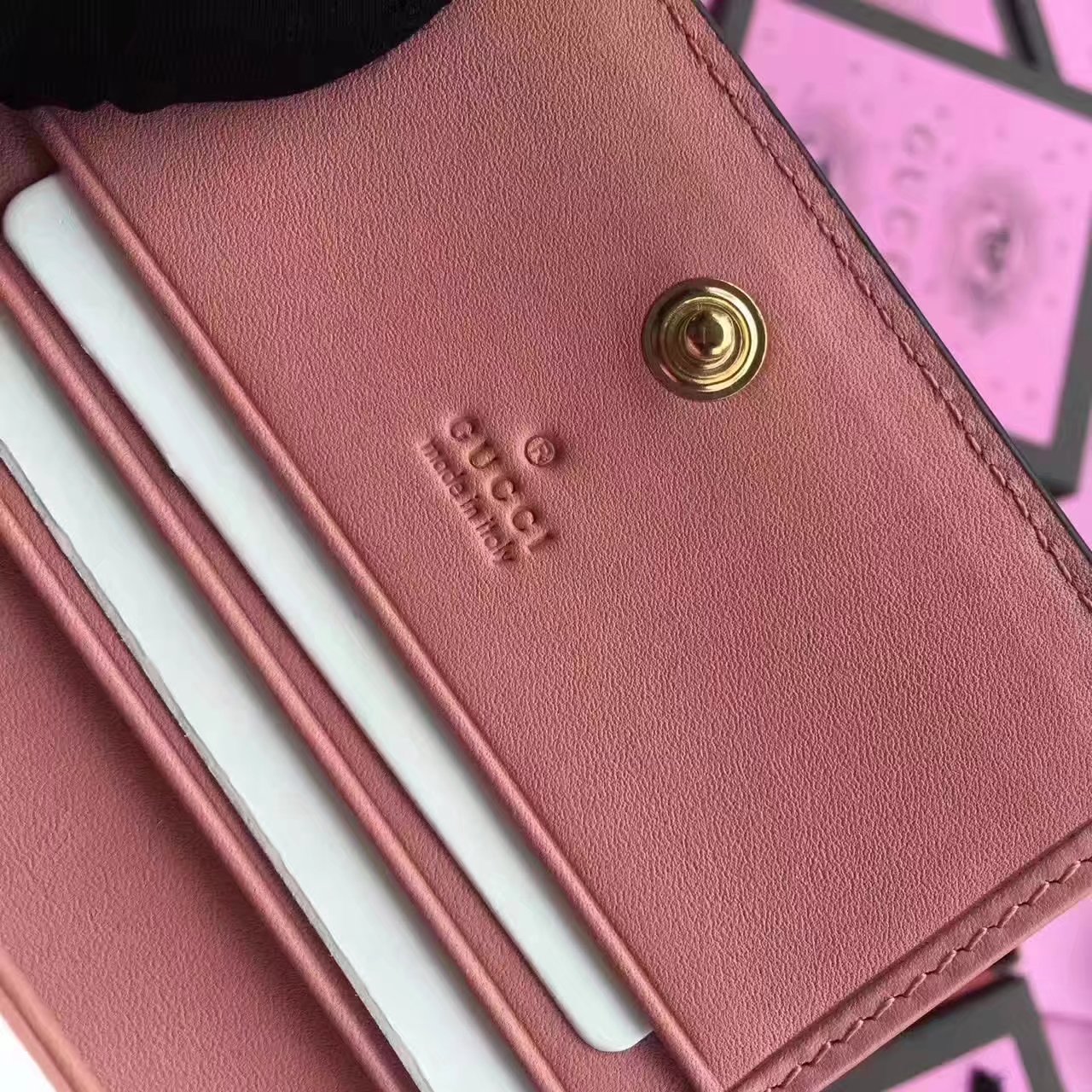 Gucci 410120 Signature Card Case Pink