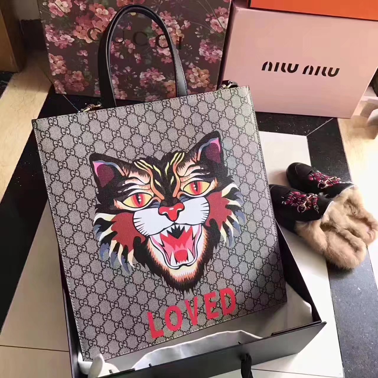 Gucci 450950 Angry Cat Print GG Supreme Tote Bag