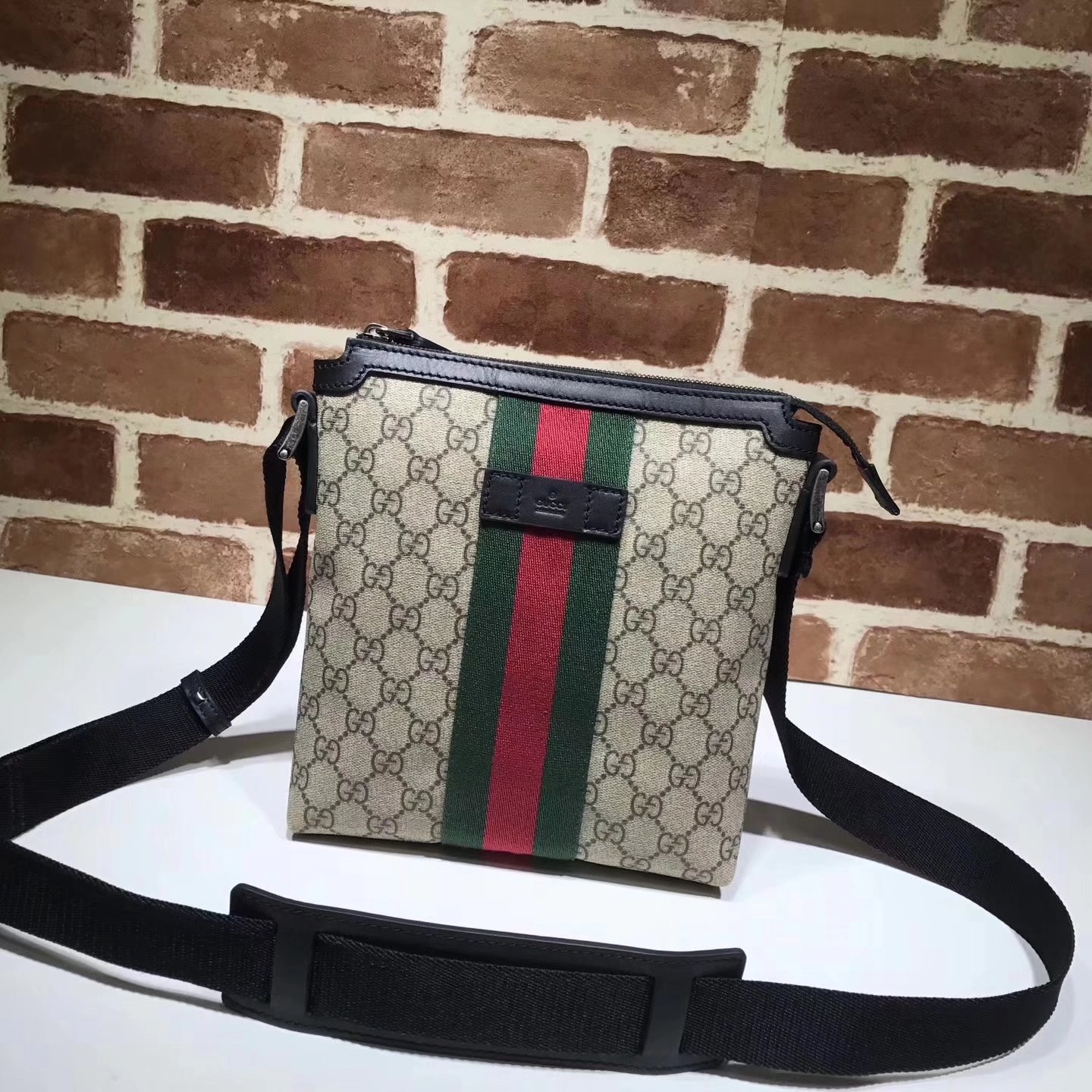 Gucci 471454 Web GG Supreme Flat Men Messenger Bag