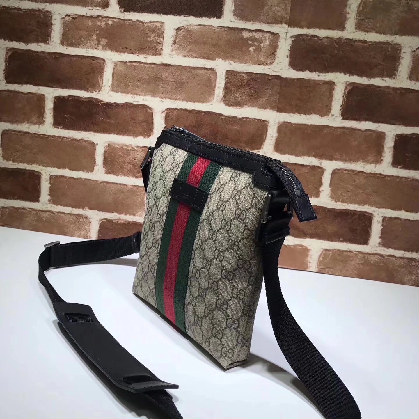 Gucci 471454 Web GG Supreme Flat Men Messenger Bag