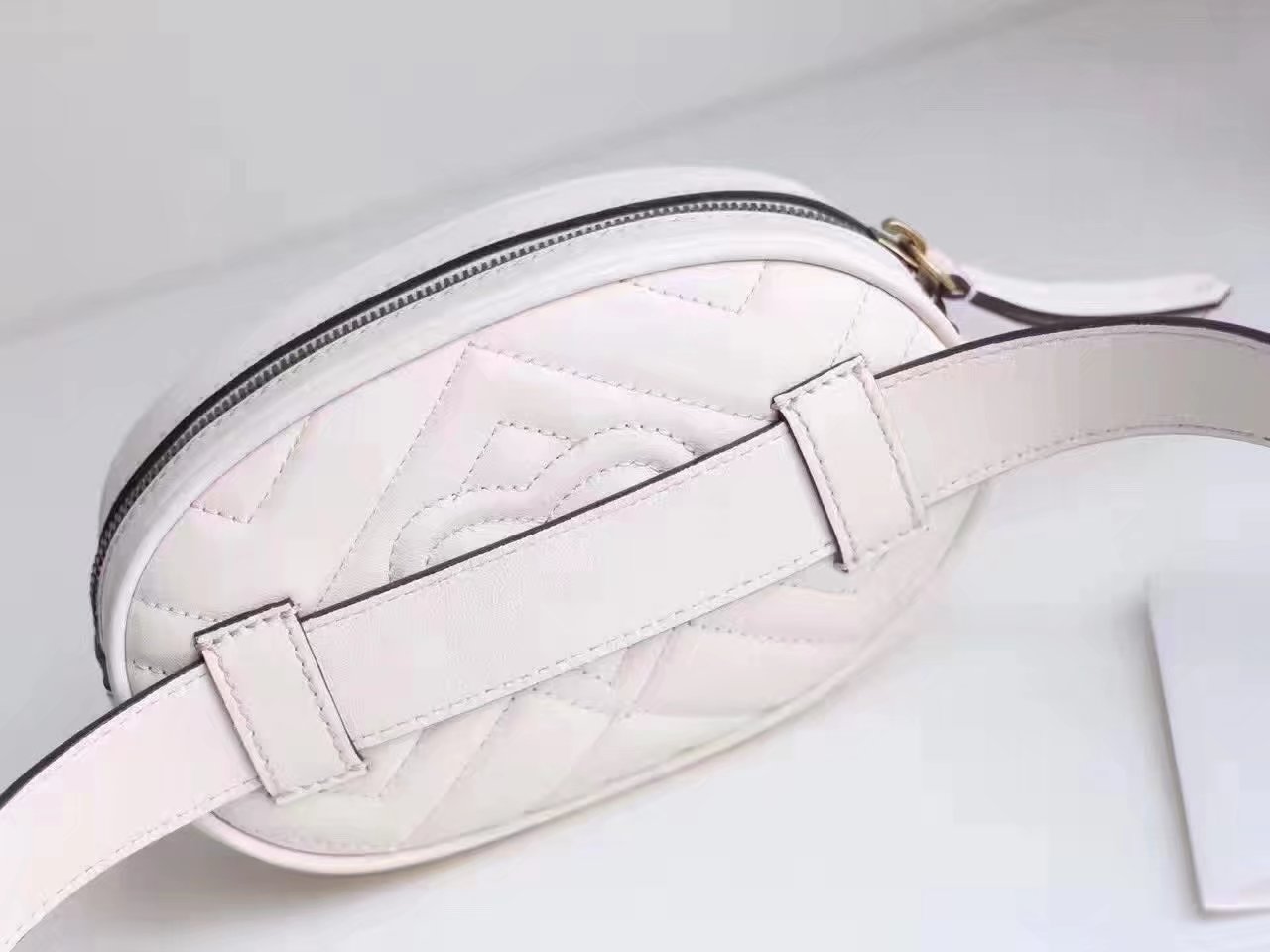 Gucci 476434 GG Marmont Matelass茅 Leather Belt Bag White