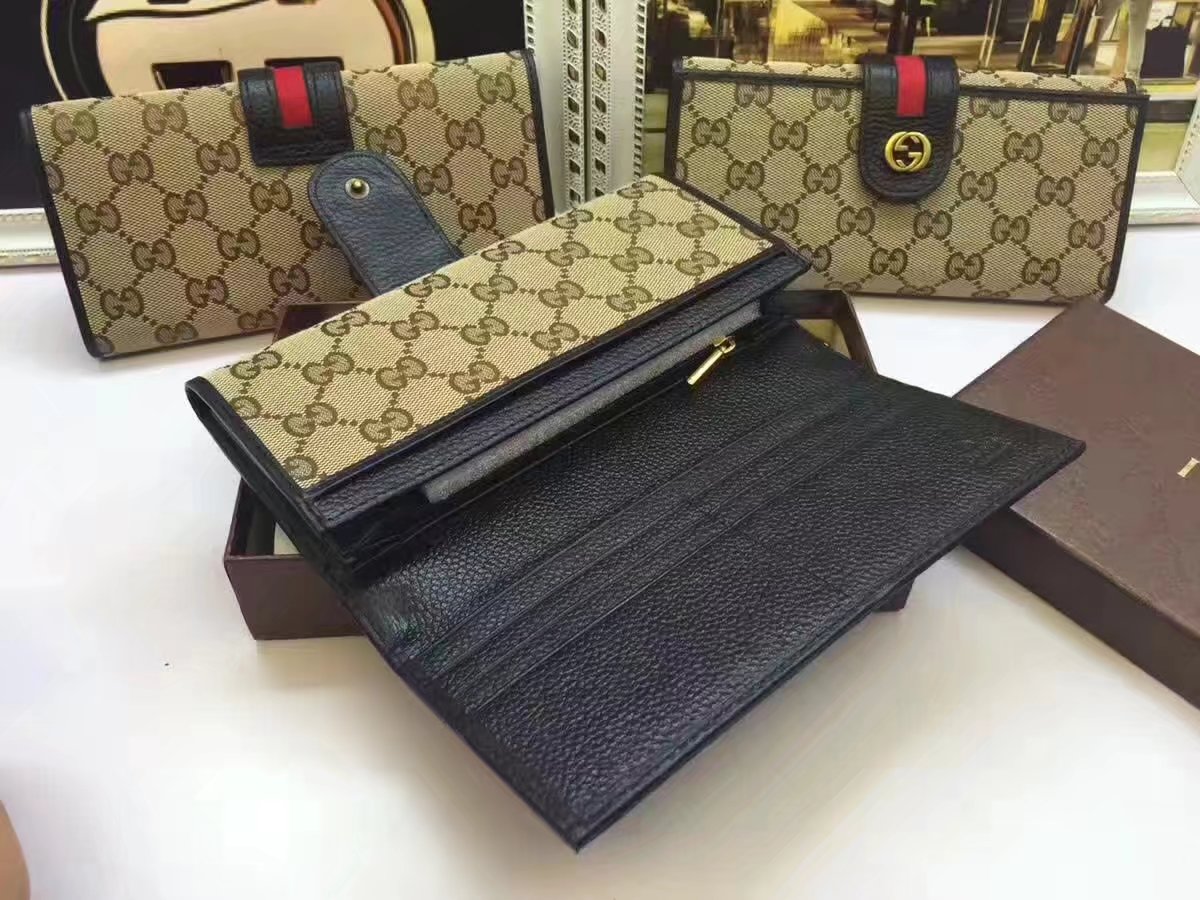 Gucci Classics Web GG Supreme Women Wallet