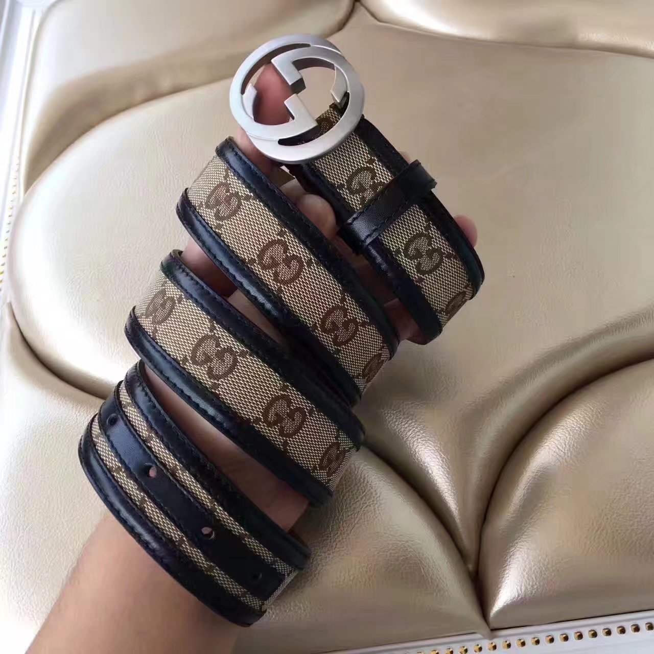 Gucci GG Supreme Leather Blet With Silver Double G Buckle