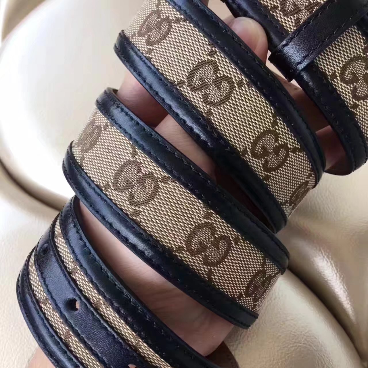 Gucci GG Supreme Leather Blet With Silver Double G Buckle