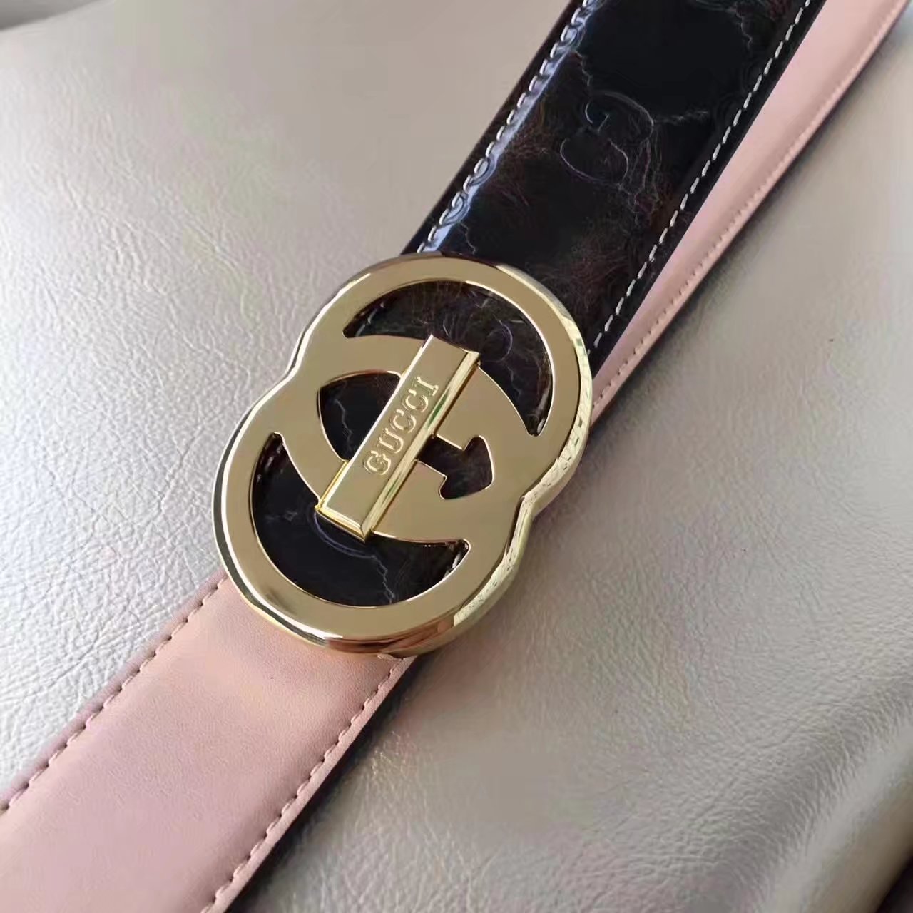 Gucci Leather Blet With Gold Double G Buckle 004