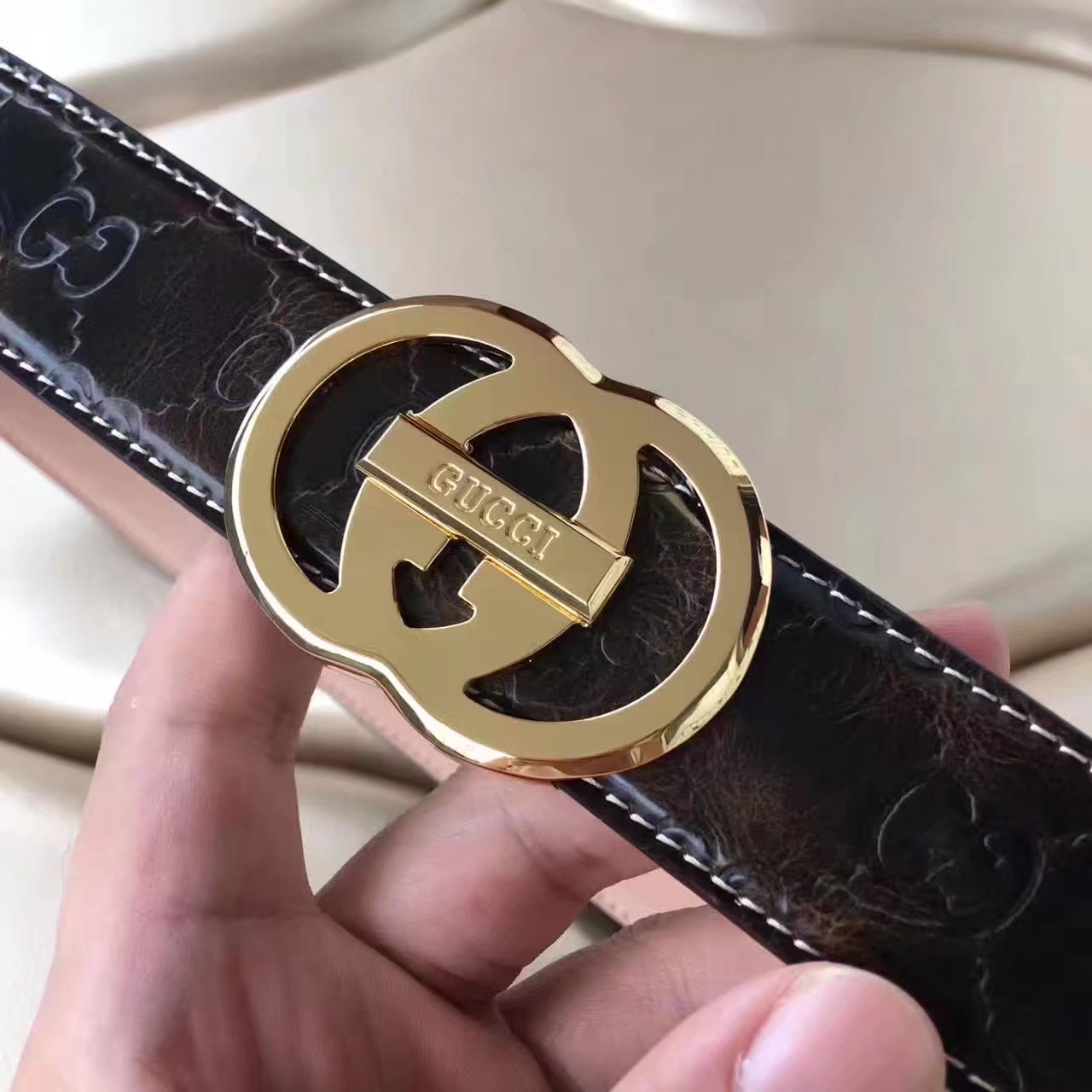 Gucci Leather Blet With Gold Double G Buckle 004