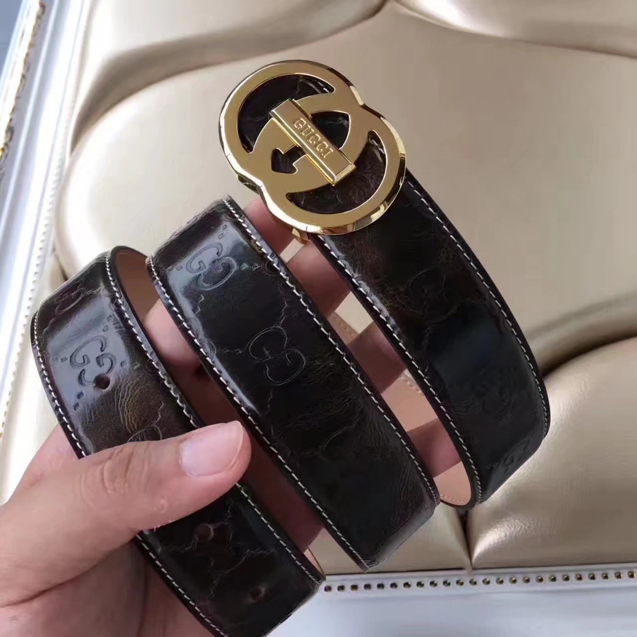 Gucci Leather Blet With Gold Double G Buckle 004