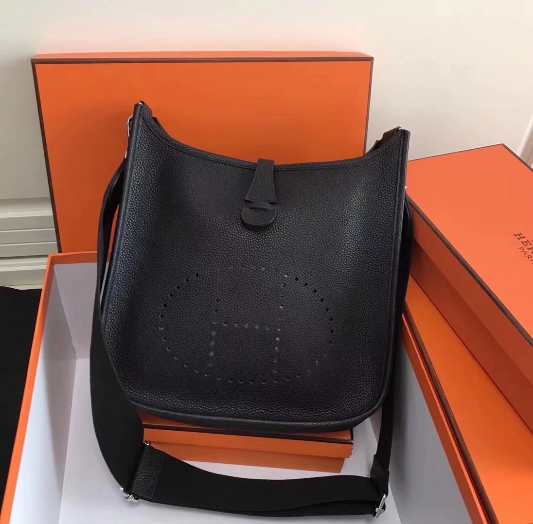 Hermes 28cm Evelyne Leather Shoulder Bag Black