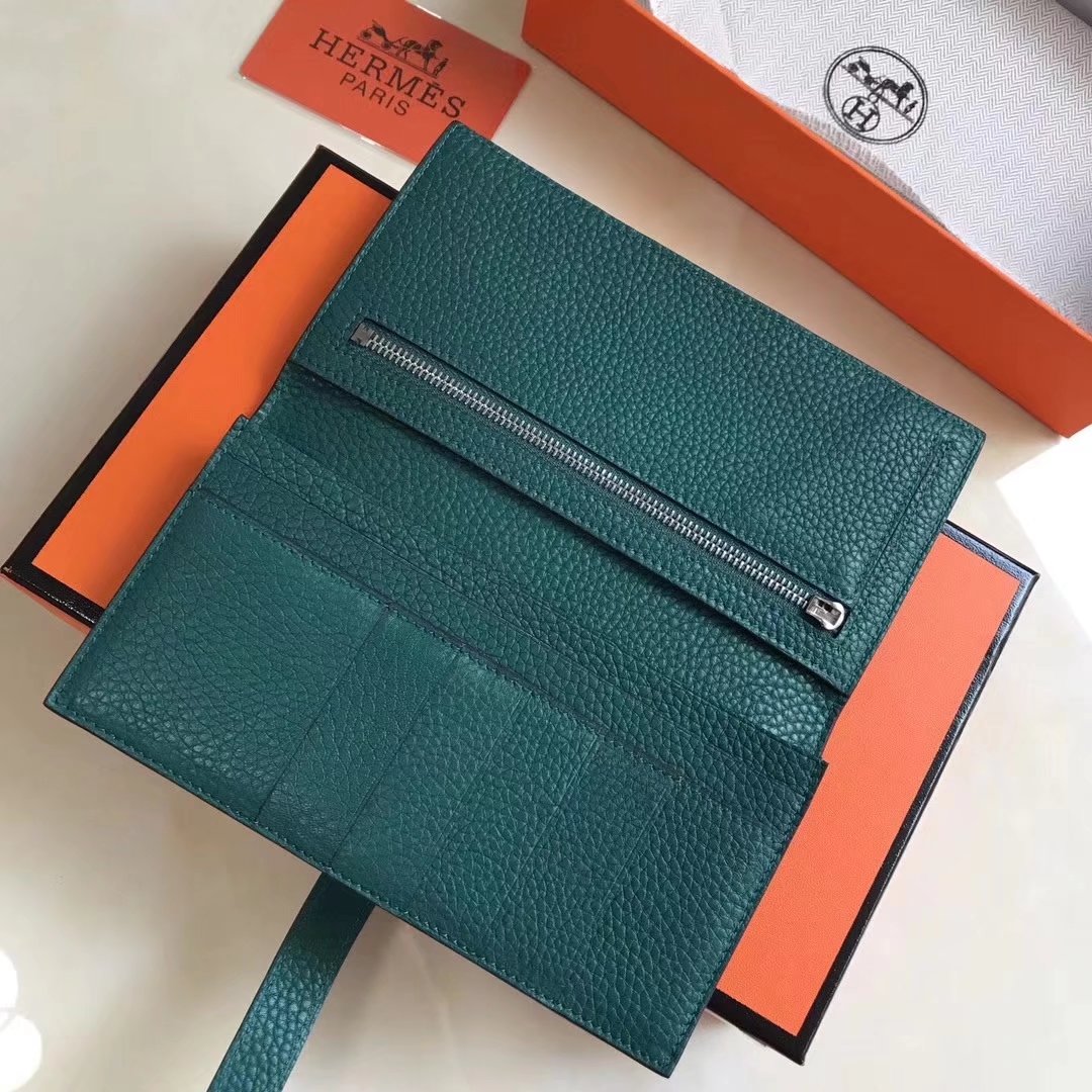 Hermes Bearn Bifold Wallet Togo Leather Green