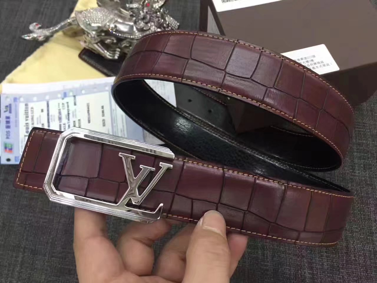 Louis Vuitton Crocodile Grain Leather Reversible Brown Belt 005