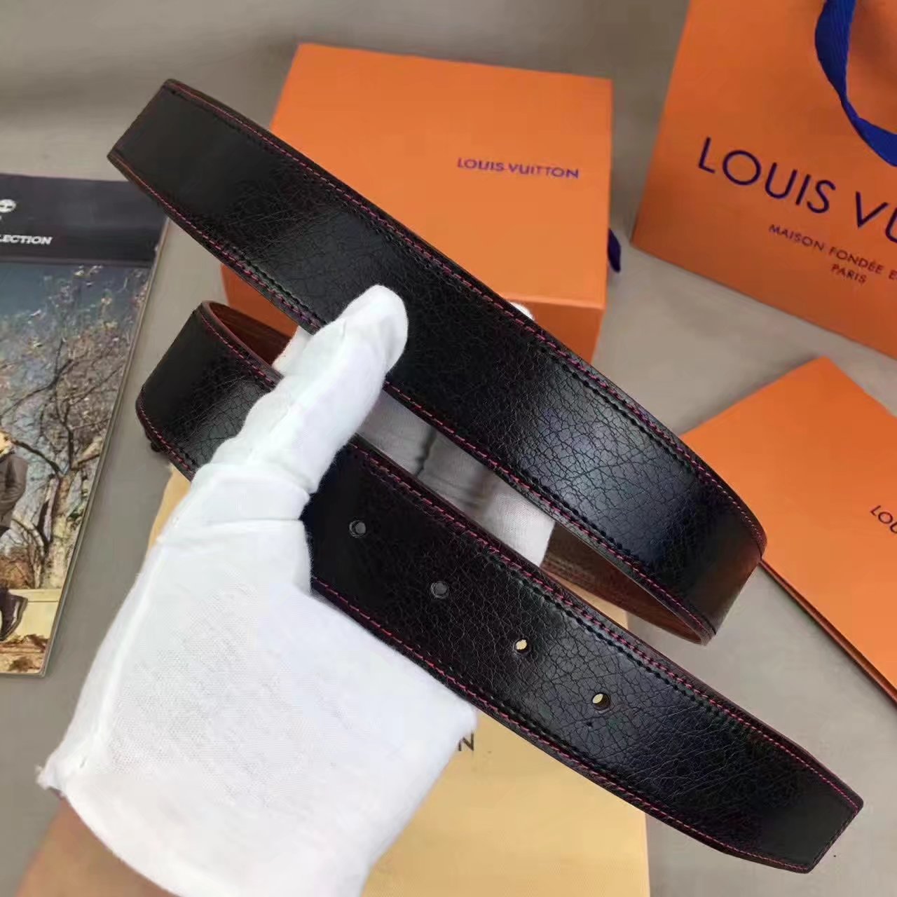 Louis Vuitton Leather Reversible Black Belt 001