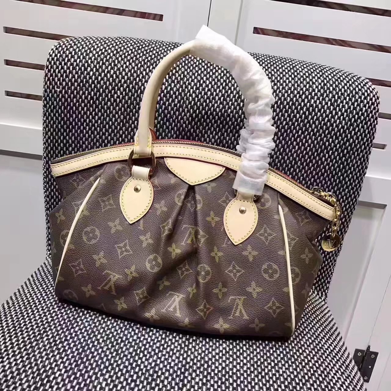 Louis Vuitton M40143 Tvoli PM Monogram Canvas