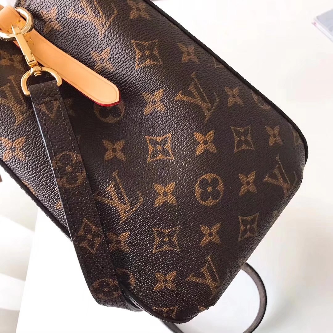 Louis Vuitton M41056 Montaigne MM Monogram Coated Canvas