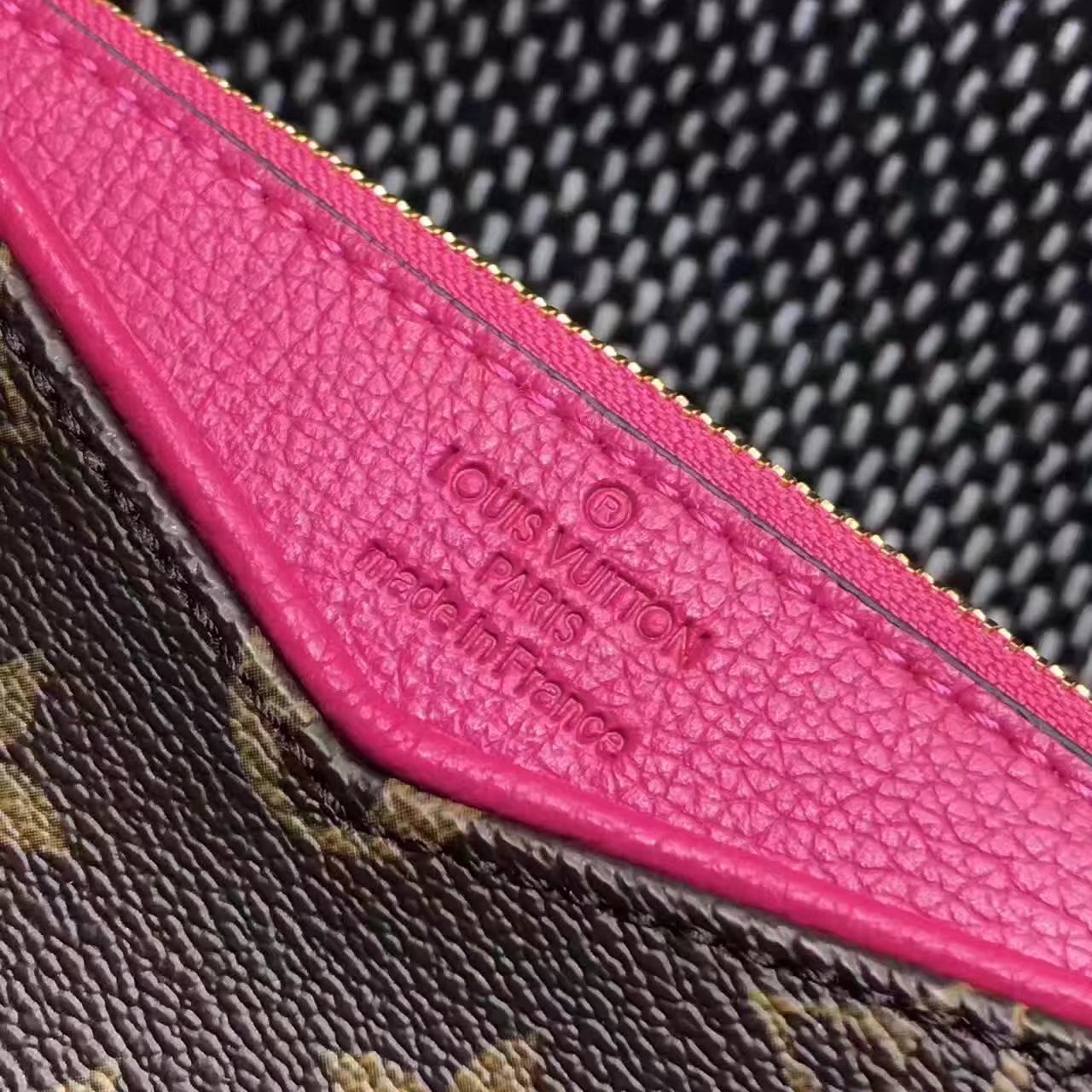 Louis Vuitton M41483 Pallas Clutch Pink