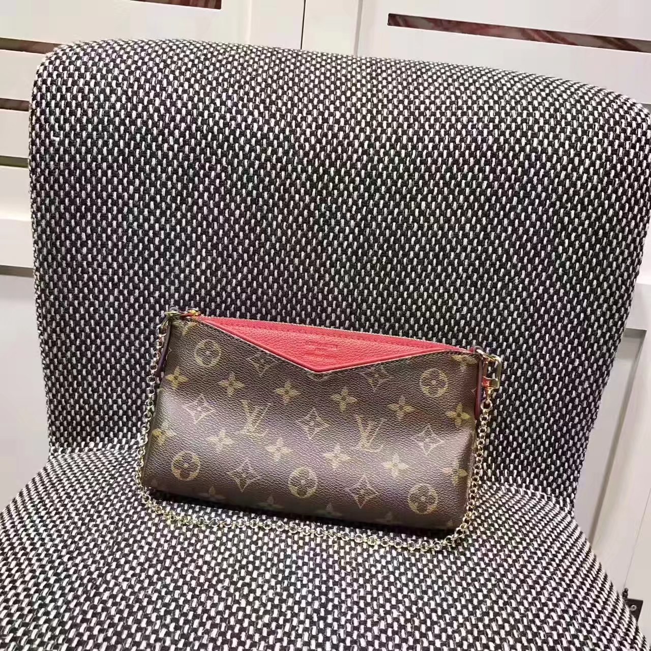 Louis Vuitton M41638 Pallas Clutch Cherry