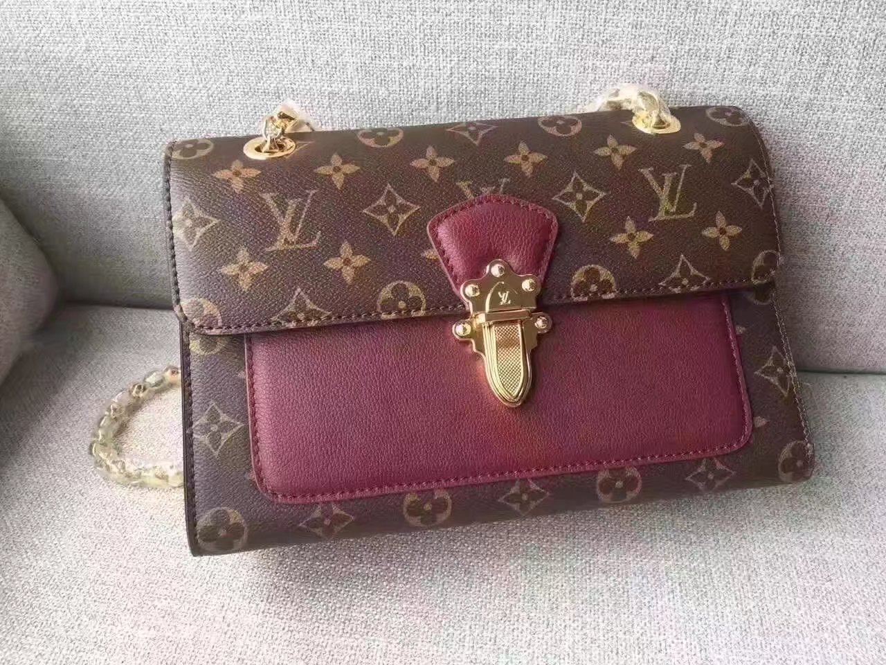 Louis Vuitton M41732 Victoire Monogram Canvas Raisin