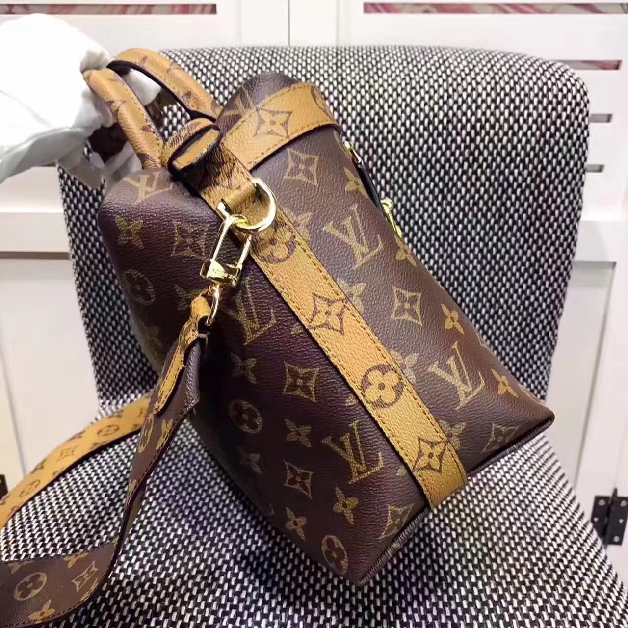 Louis Vuitton M42410 City Cruiser PM Shoulder Bag