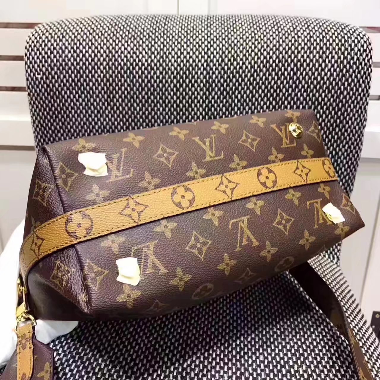 Louis Vuitton M42410 City Cruiser PM Shoulder Bag