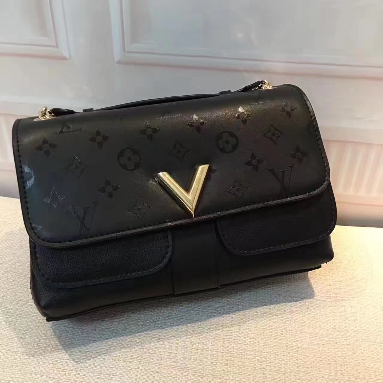 Louis Vuitton M42899 Very Chain Bag Black