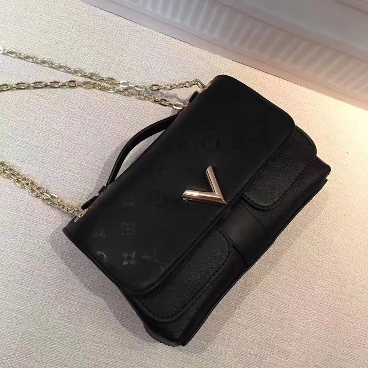 Louis Vuitton M42899 Very Chain Bag Black