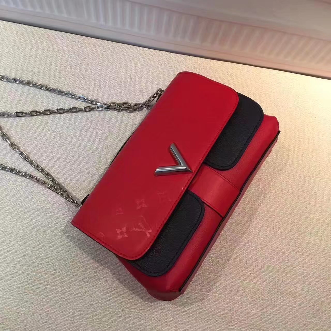 Louis Vuitton M42899 Very Chain Bag Rouge Rubis