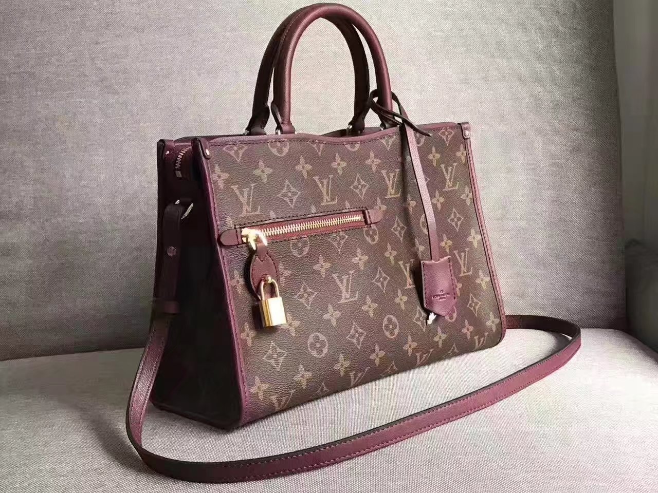 Louis Vuitton M43462 Popincourt PM Monogram Coated Canvas Raisin