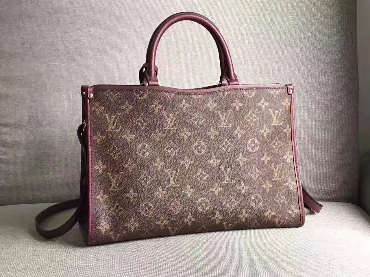 Louis Vuitton M43462 Popincourt PM Monogram Coated Canvas Raisin