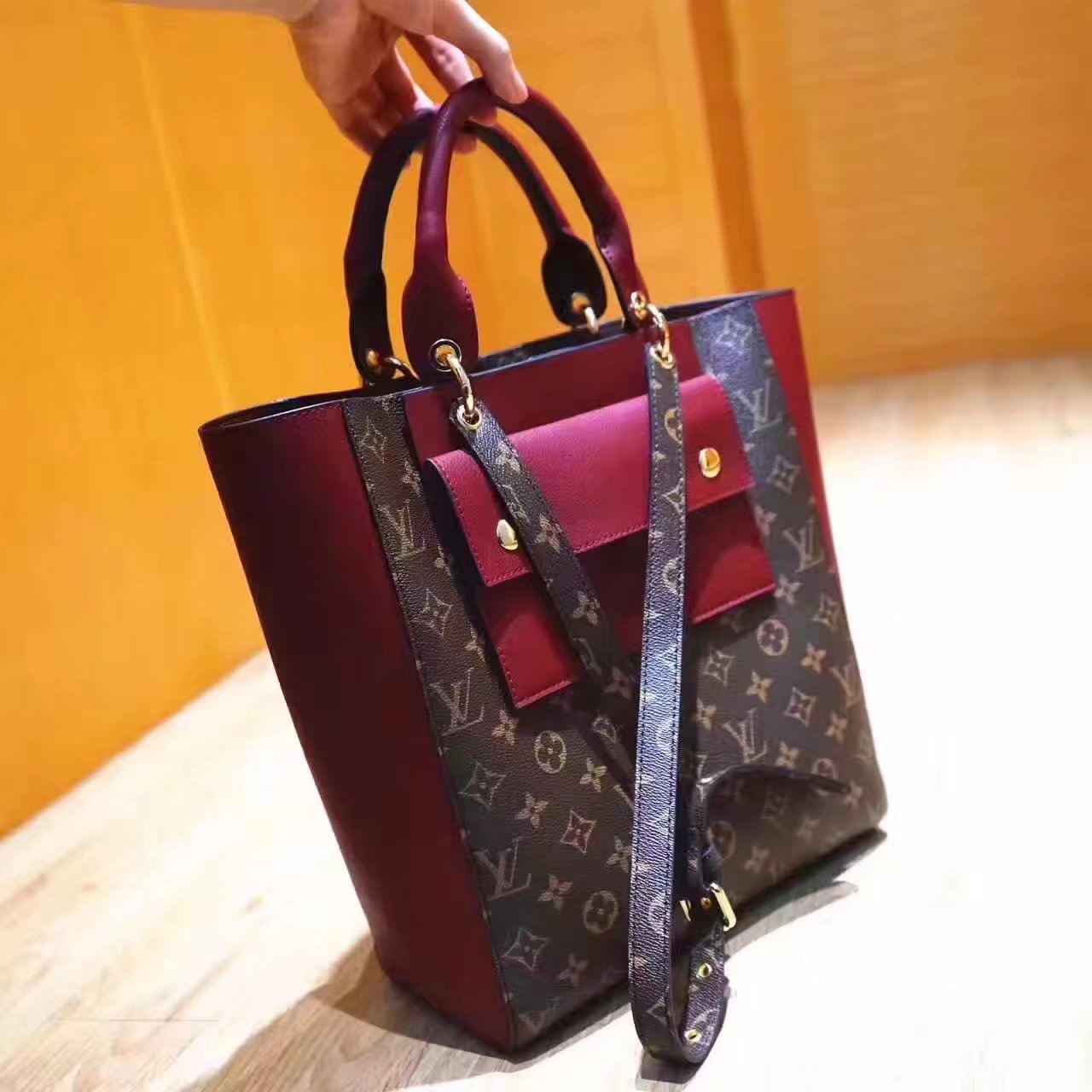 Louis Vuitton M43811 Leather Shopping Bag Red