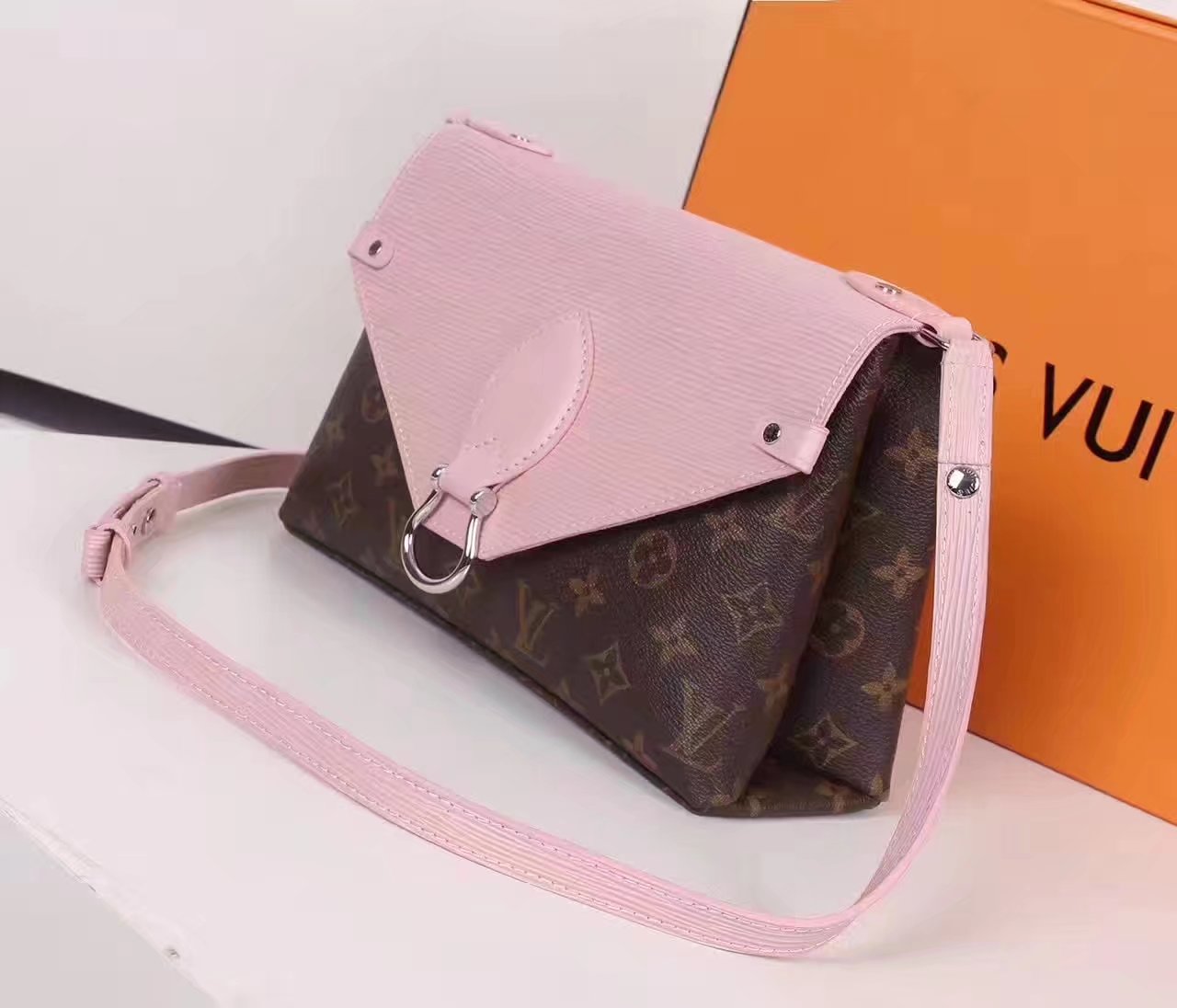 Louis Vuitton M44033 Saint Michel Magnetic Flap Shoulder Bag Pink