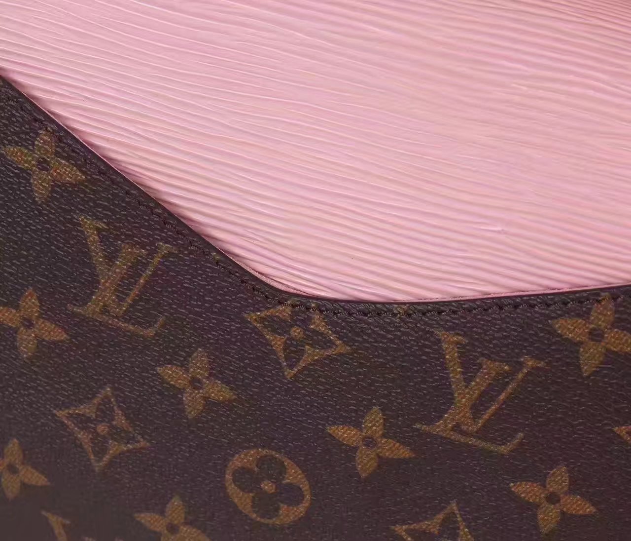 Louis Vuitton M44033 Saint Michel Magnetic Flap Shoulder Bag Pink