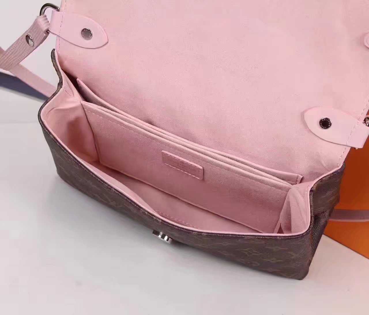 Louis Vuitton M44033 Saint Michel Magnetic Flap Shoulder Bag Pink