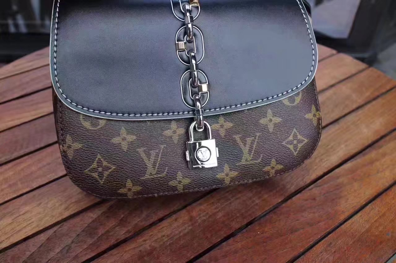 Louis Vuitton M44115 Chain It Bag PM Monogram Canvas